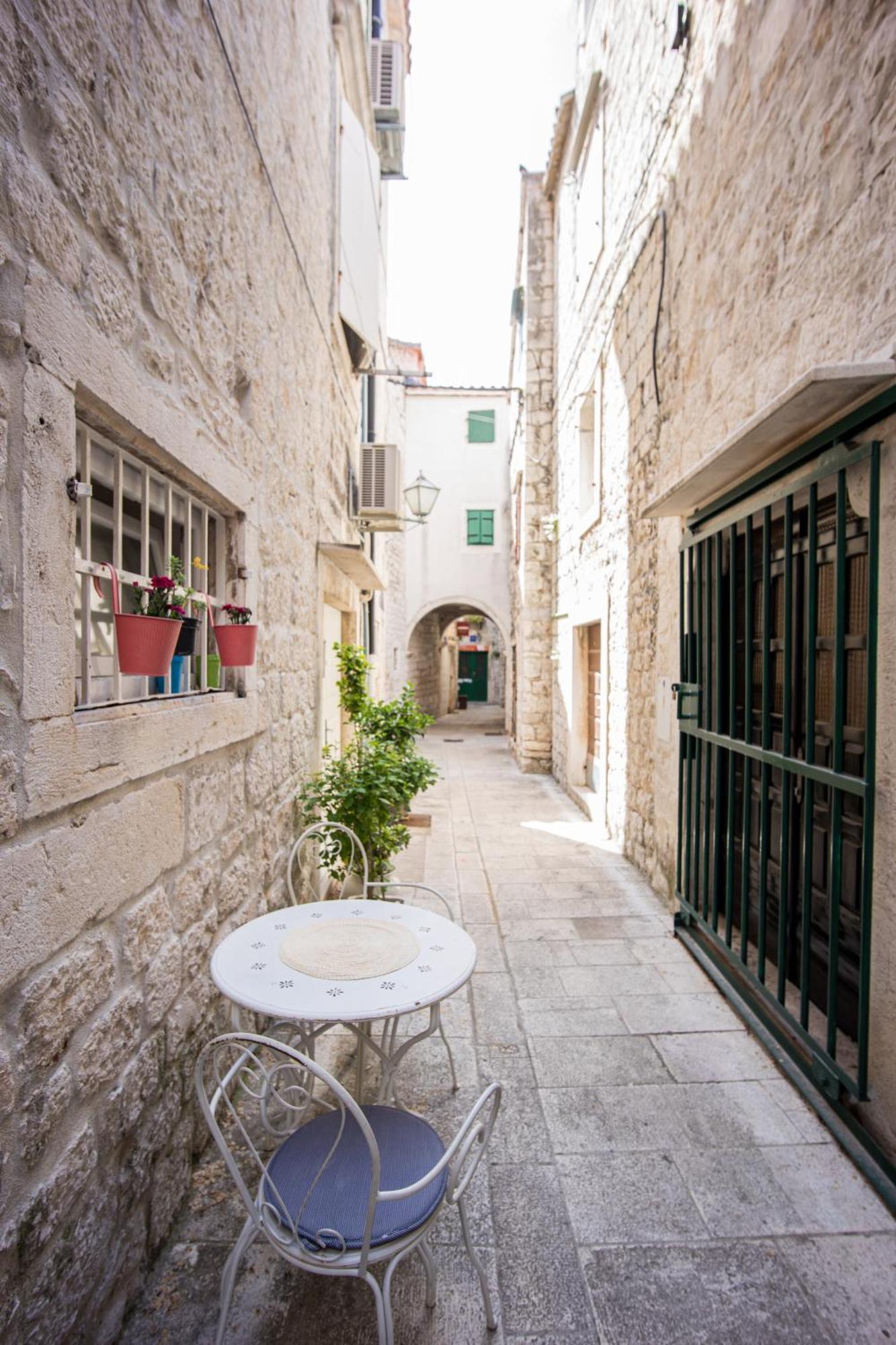 Tragos Lemon Tree Daire Trogir Dış mekan fotoğraf