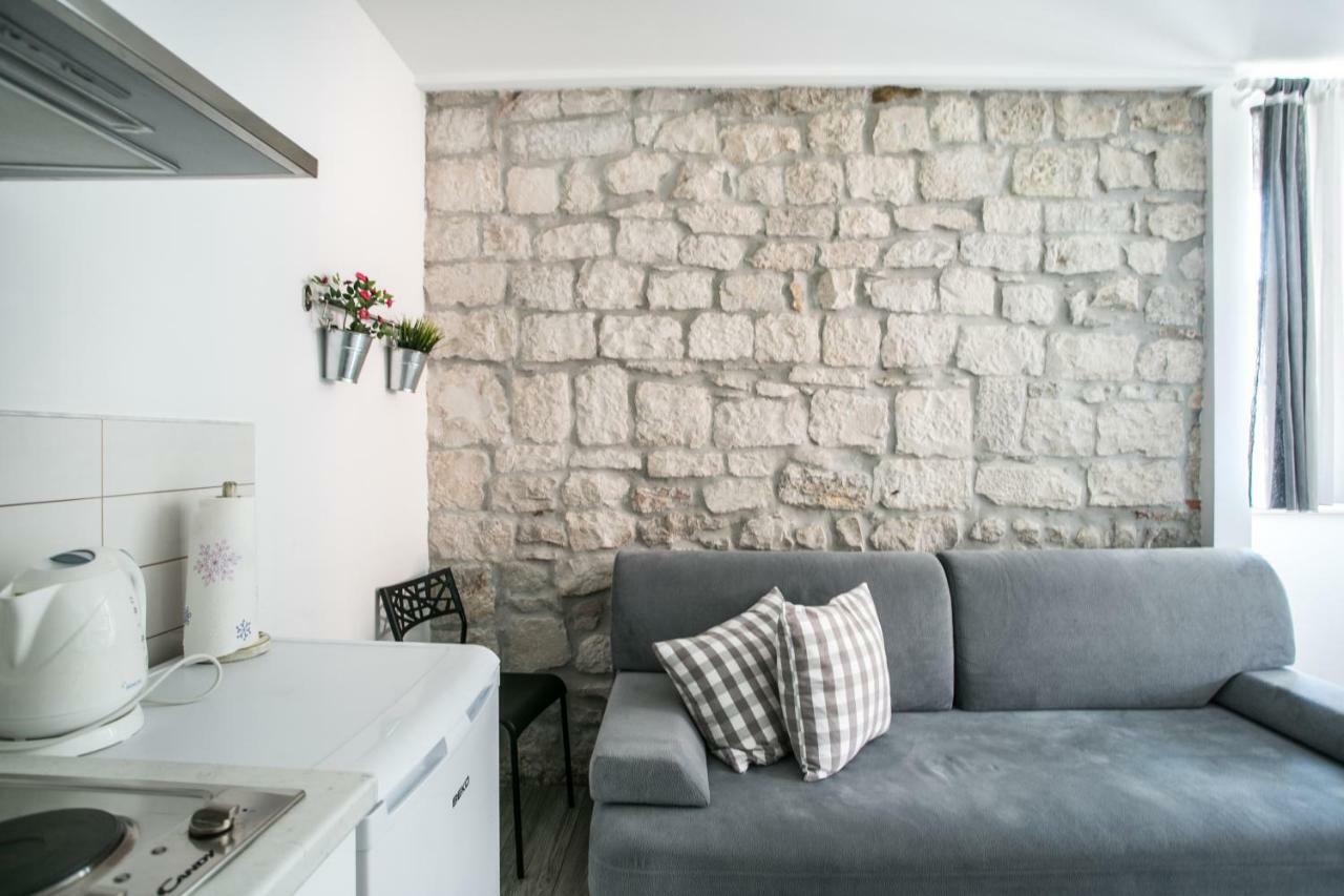 Tragos Lemon Tree Daire Trogir Dış mekan fotoğraf