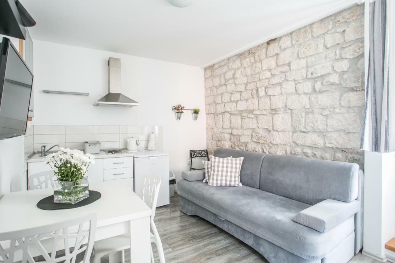 Tragos Lemon Tree Daire Trogir Dış mekan fotoğraf